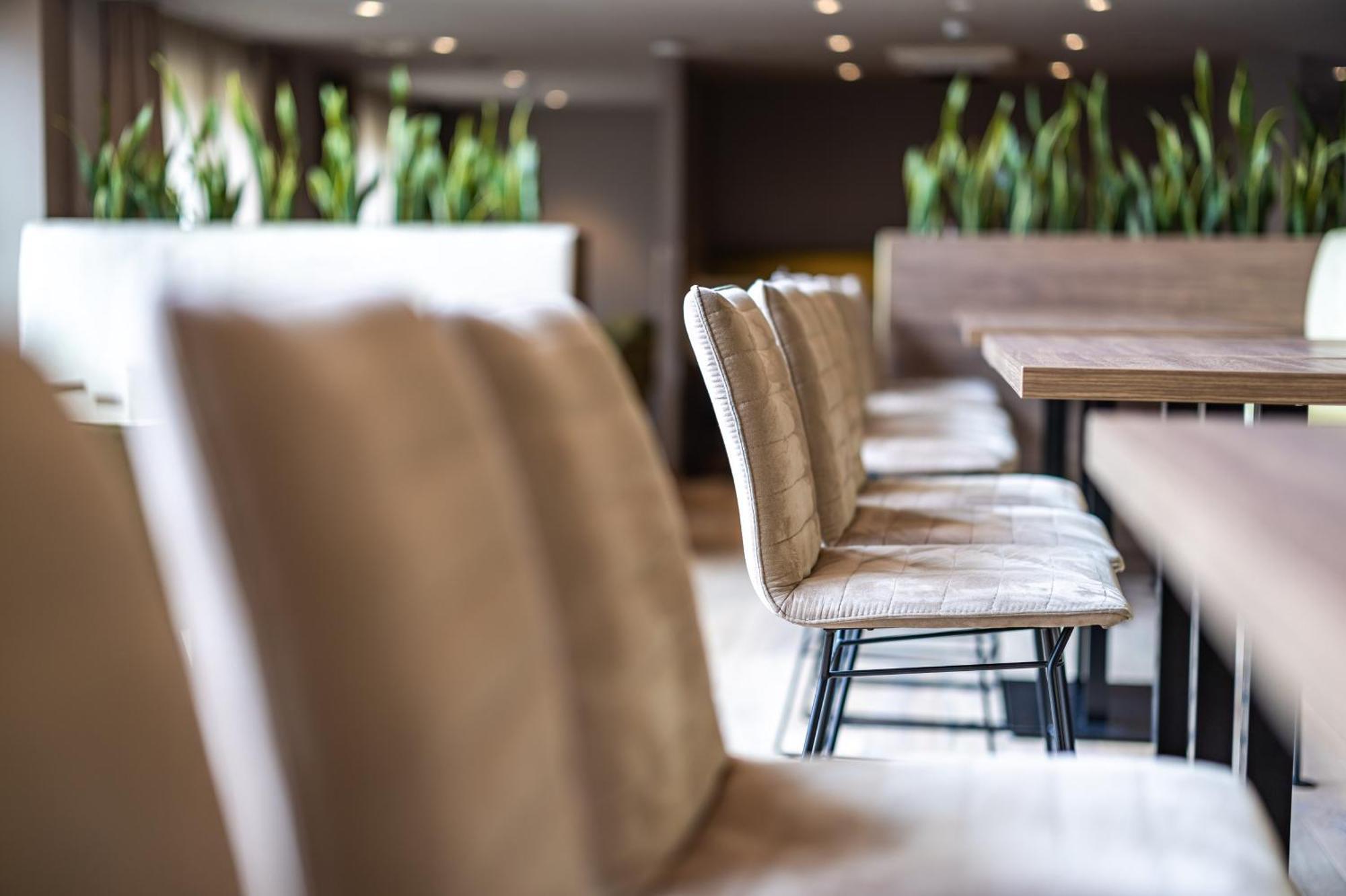 Platzhirsch Living Otel Kelsterbach Dış mekan fotoğraf